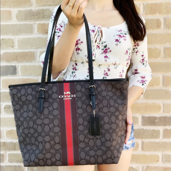 Gaby’sBags👜💕-Coach city zip tote signature - Picture 2 of 3